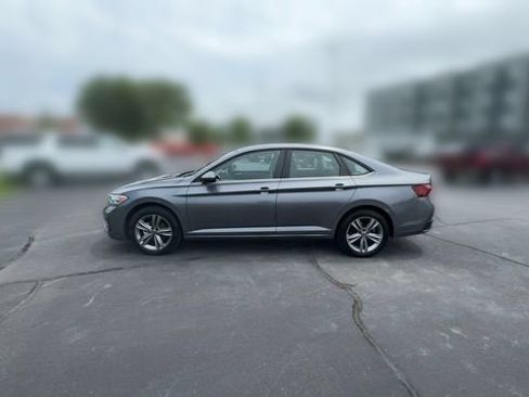 Used 2024 Volkswagen Jetta SE FWD image 5