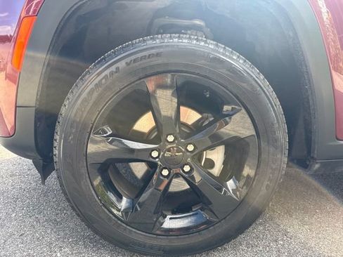 Certified 2026 Jeep Grand Cherokee Limited w/ Limited Altitude Package AWD/4WD image 8