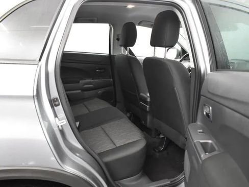 Used 2025 Mitsubishi Outlander Sport LE image 18