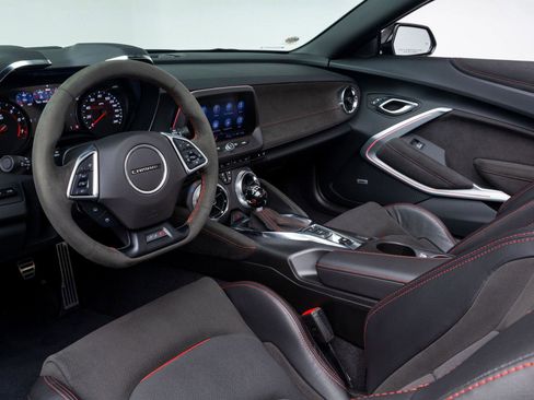 Used 2022 Chevrolet Camaro ZL1 image 3