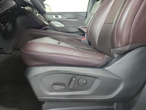 Used 2025 Ford Explorer Platinum w/ LUX Leather Package AWD/4WD image 32