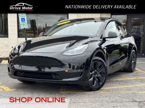 Used 2025 Tesla Model Y Long Range RWD image 1