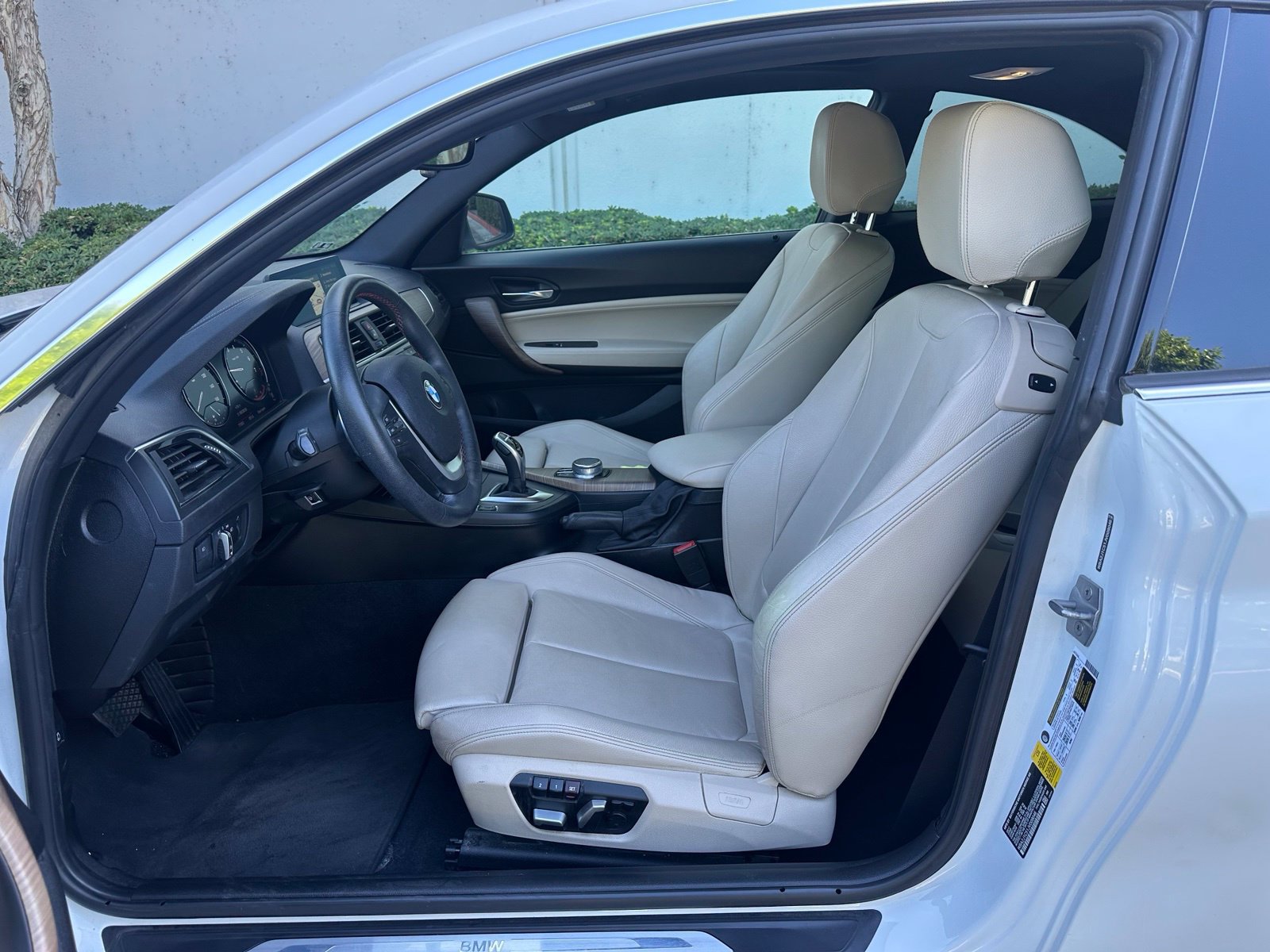 Used 2018 BMW 230i Coupe w/ Premium Package RWD image 2