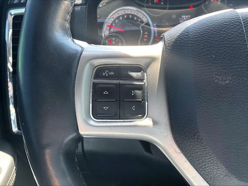 Used 2017 RAM 1500 Laramie AWD/4WD image 18