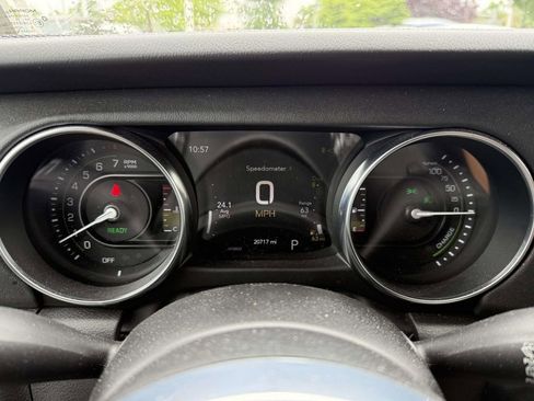 Used 2023 Jeep Wrangler Unlimited Sahara w/ Cold Weather Group AWD/4WD image 25