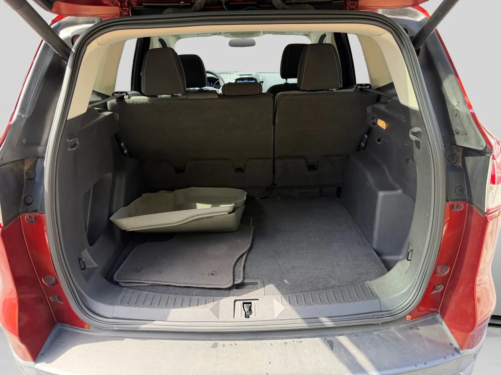 Used 2016 Ford Escape SE w/ Equipment Group 201A FWD image 19