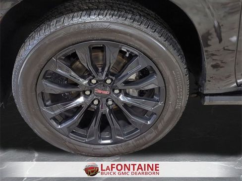 Used 2021 GMC Yukon XL Denali w/ Denali Premium Package image 32