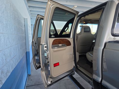 Used 2004 Ford F250 XL AWD/4WD image 14