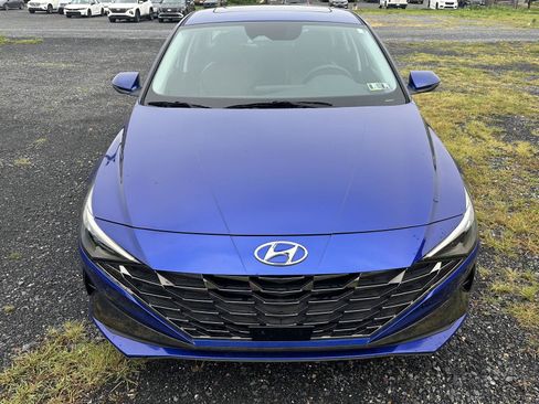 Certified 2023 Hyundai Elantra Limited FWD image 3