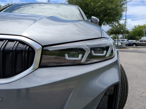Certified 2025 BMW 330i Sedan RWD image 3