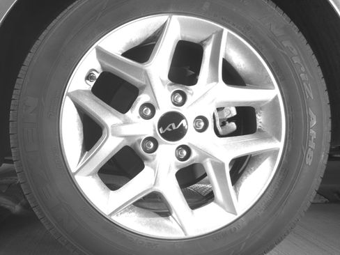 Used 2025 Kia Soul LX w/ LX Technology Package FWD image 19