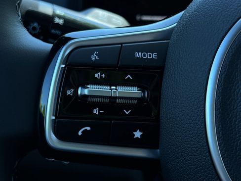 New 2026 Kia Carnival EX FWD image 36