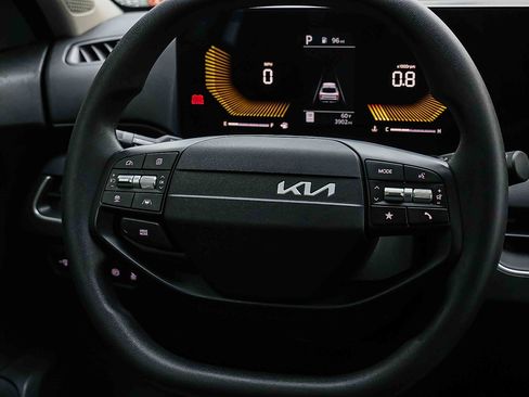 Certified 2025 Kia K4 FWD image 13