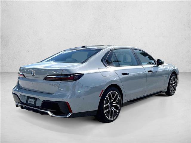 Certified 2024 BMW 740i RWD image 2