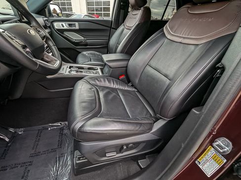 Used 2022 Ford Explorer Platinum w/ Equipment Group 601A image 17