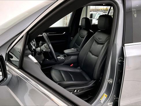 Used 2025 Cadillac XT6 Premium Luxury image 33