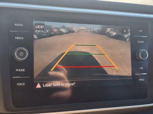 Used 2021 Volkswagen Atlas Cross Sport SE image 19