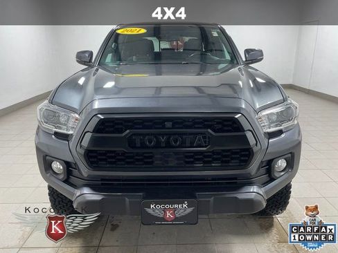 Used 2021 Toyota Tacoma TRD Off-Road image 2
