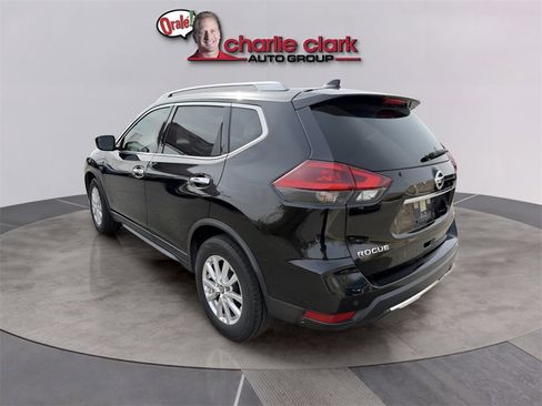 Used 2020 Nissan Rogue SV image 4