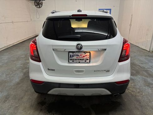 Used 2021 Buick Encore Preferred AWD/4WD image 24