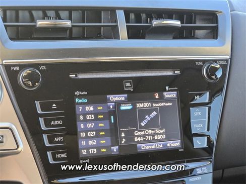 Used 2017 Toyota Prius V Five image 23