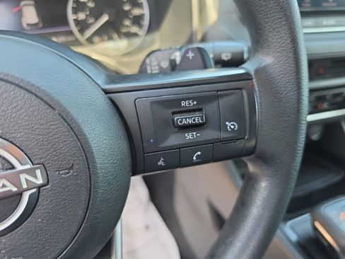 Used 2023 Nissan Rogue S AWD/4WD image 16