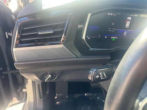 Used 2024 Volkswagen Jetta SE image 13