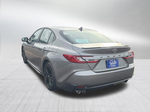 Used 2025 Toyota Camry SE image 5