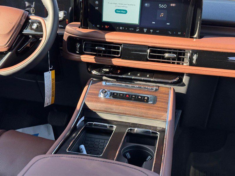 Used 2025 Lincoln Aviator Reserve w/ Equipment Group 201A AWD/4WD image 17