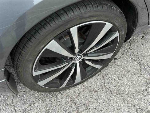 Used 2022 Nissan Altima 2.5 SR FWD image 9