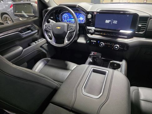 Used 2022 Chevrolet Silverado 1500 LTZ w/ LTZ Convenience Package II AWD/4WD image 15