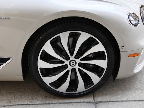 Used 2024 Bentley Continental GT image 30