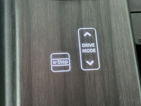 Used 2023 Nissan Ariya FWD image 26
