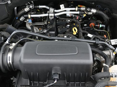 Used 2022 Ford Explorer XLT w/ Equipment Group 202A AWD/4WD image 42