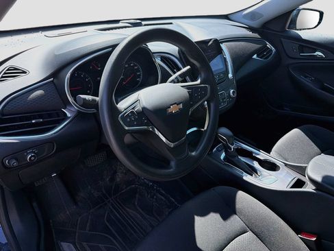 Used 2021 Chevrolet Malibu LT FWD image 9
