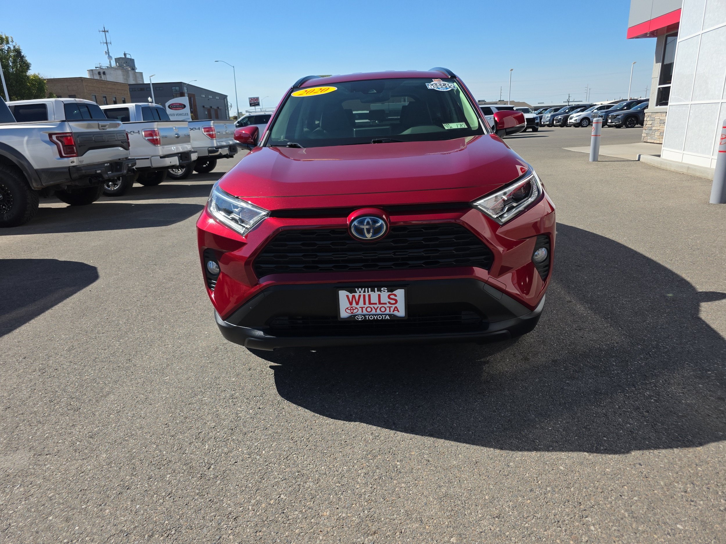 Used 2020 Toyota RAV4 XLE w/ XLE Grade Weather Package AWD/4WD image 5