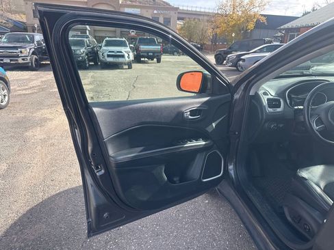 Used 2017 Jeep Compass Latitude w/ Popular Equipment Group image 13