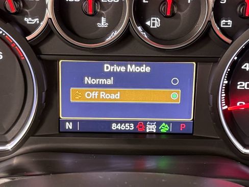 Used 2020 Chevrolet Silverado 2500 LT w/ True North Edition AWD/4WD image 18