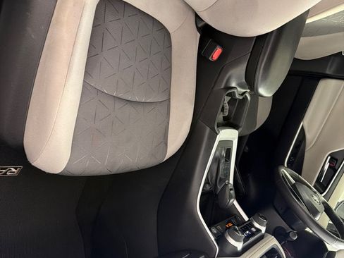 Used 2021 Toyota RAV4 XLE w/ Convenience Package AWD/4WD image 22