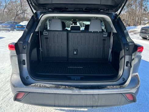 Used 2022 Toyota Highlander L image 15