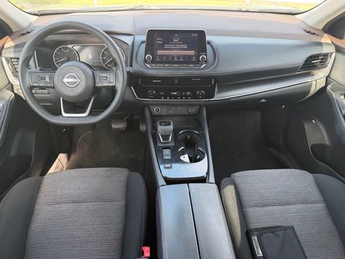 Certified 2022 Nissan Rogue SV FWD image 10