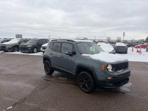 Used 2017 Jeep Renegade Altitude image 4