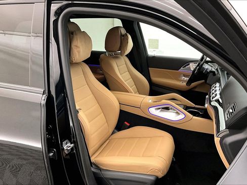 New 2026 Mercedes-Benz GLS 580 4MATIC image 5