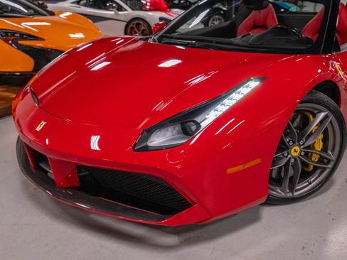 Used 2018 Ferrari 488 Spider RWD image 64