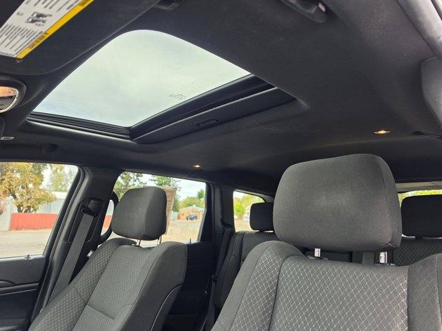 Used 2019 Jeep Grand Cherokee Laredo AWD/4WD image 24