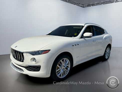 Used 2019 Maserati Levante GranLusso AWD/4WD image 8