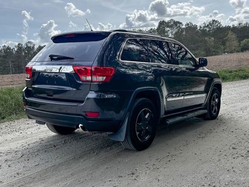 Used 2013 Jeep Grand Cherokee Laredo w/ Laredo E Group RWD image 5
