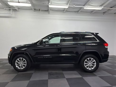Used 2021 Jeep Grand Cherokee Laredo AWD/4WD image 4