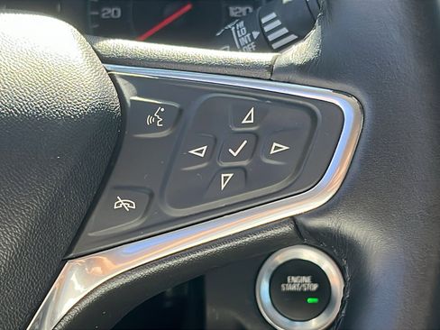 Used 2018 Chevrolet Equinox LT image 18