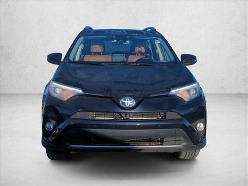 Used 2018 Toyota RAV4 Limited image 3